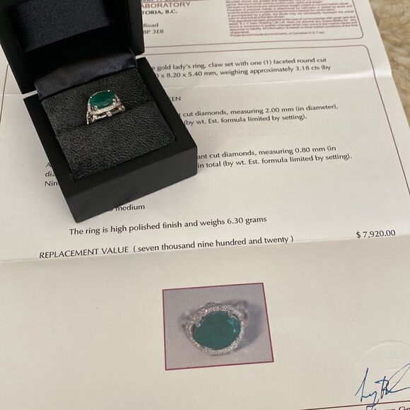 18K Natural 3.18 Carat Emerald & Diamond Ring  $8,848 Replacement Value - Picture 15 of 15